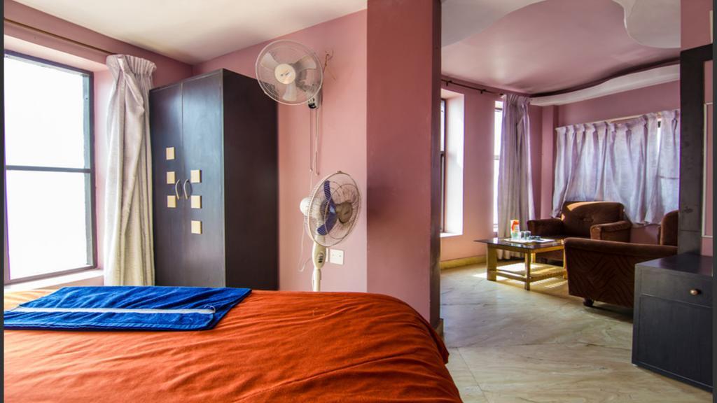 Golden Dust Hotell Puri Exteriör bild